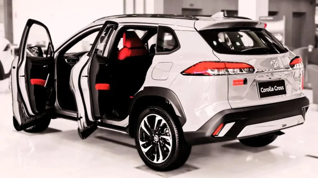 Toyota Corolla Cross 2025 – Hybrid Engine, 36km/l Mileage & Premium Compact SUV Starting at ₹5.4 Lakh!